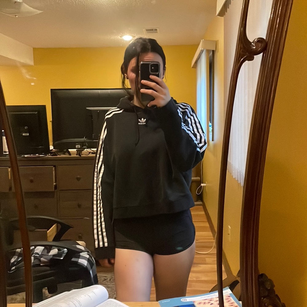 Cropped Adidas Sweater
